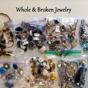 JEWELRY LOT: 3+ lbs GOOD & BROKEN PIECES, PAIRS & SINGLE EARRINGS, NECKLACES